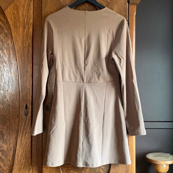 H&M V-Neck Dress - Picture 3 of 7